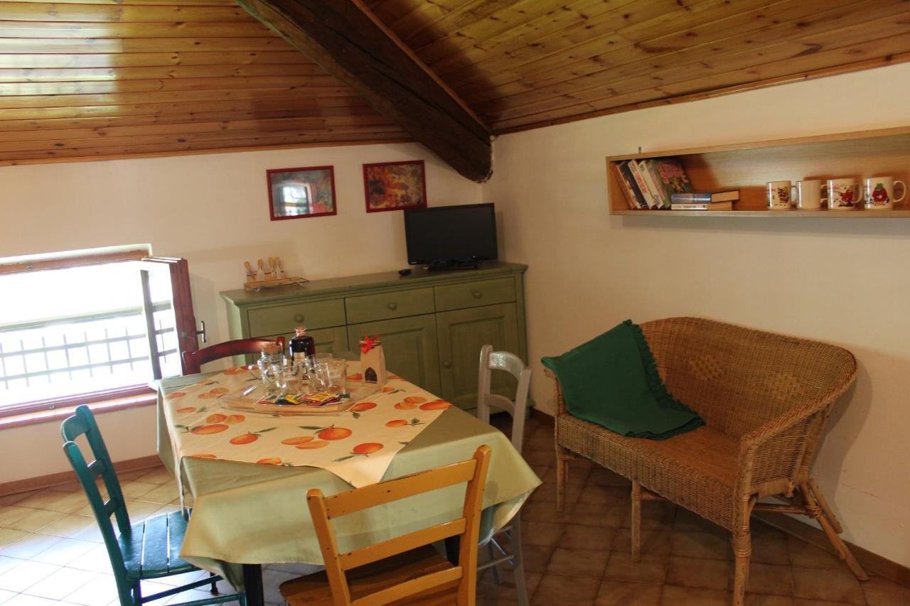 Residence Zecchini Tiarno di Sotto Habitación foto
